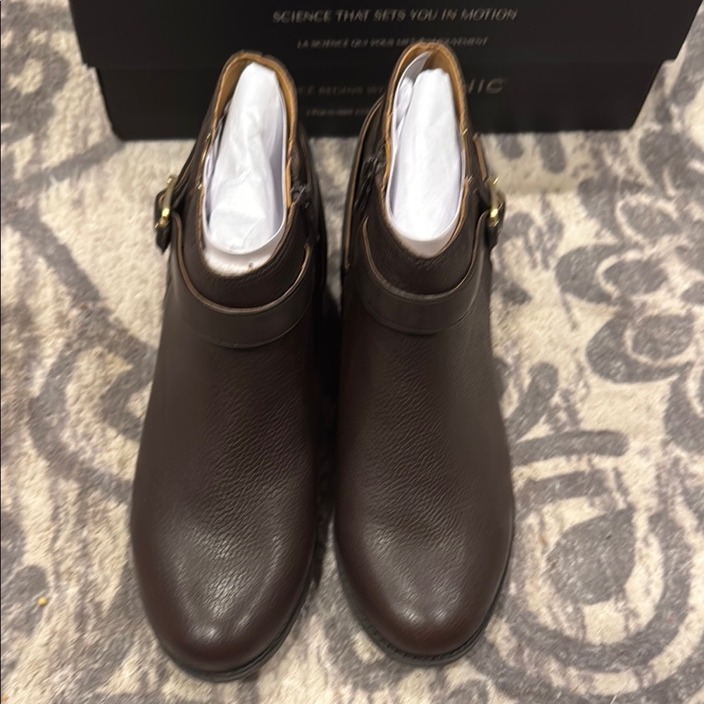 Vionic Women's Brown Ankle Boots - Picture 3 of 6